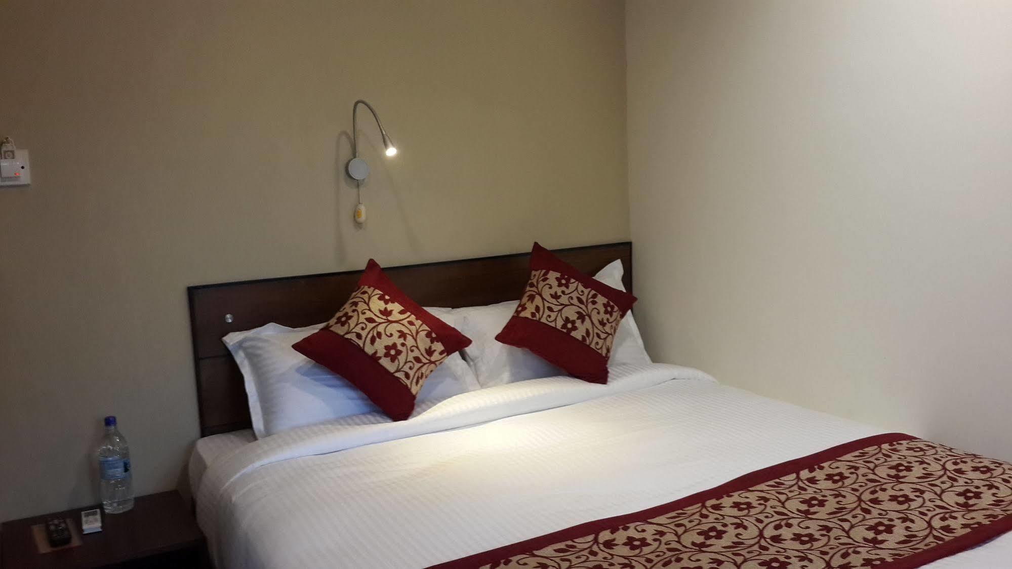 Hotel Heranya Katmandu Zewnętrze zdjęcie