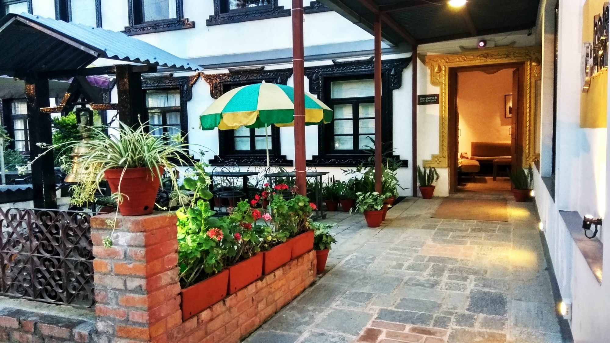 Hotel Heranya Katmandu Zewnętrze zdjęcie